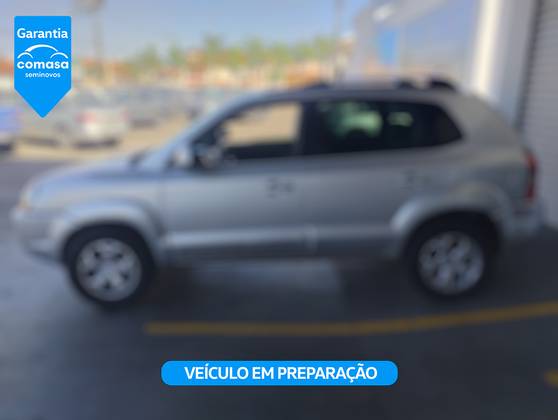 HYUNDAI TUCSON 2.0 MPFI GLS 16V 143CV 2WD FLEX 4P AUTOMÁTICO HYUNDAI TUCSON 2.0 MPFI GLS 16V 143CV 2WD FLEX 4P AUTOMÁTICO